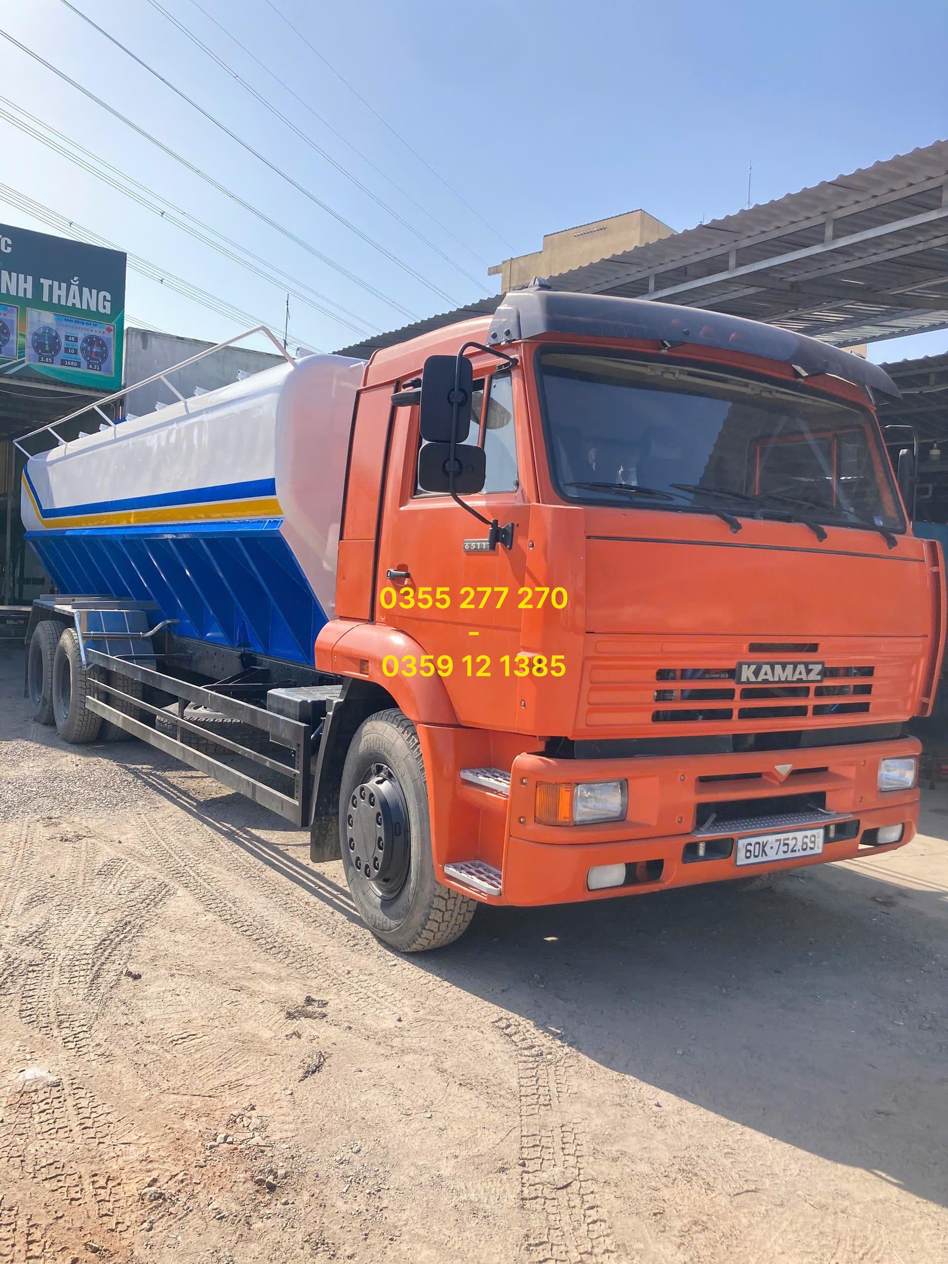xe bồn chở cám HCM