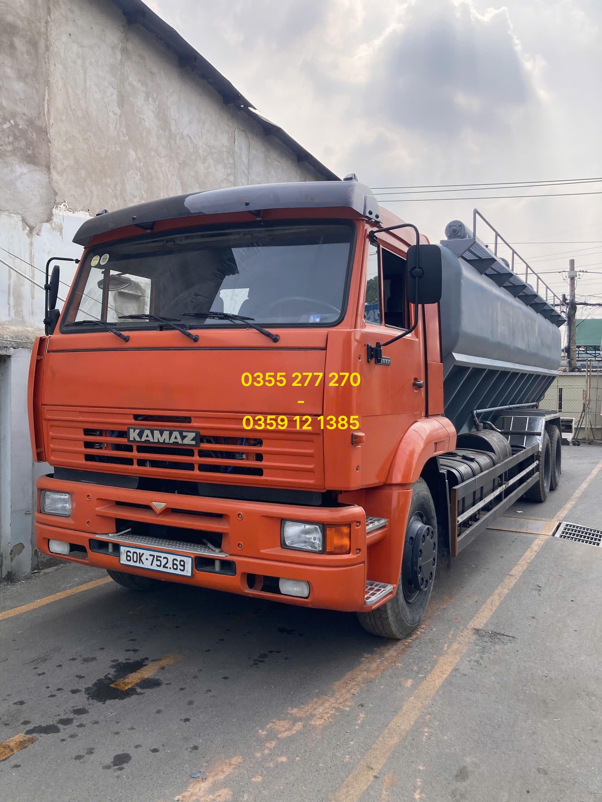 xe bồn chở cám HCM